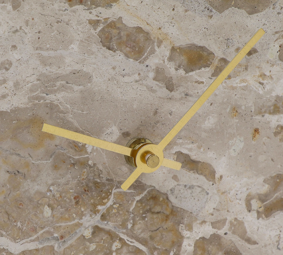 Galda pulkstenis BLOC