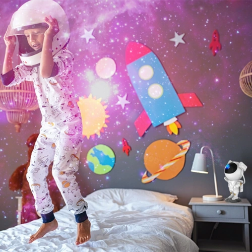 Projektors astronauts ar iebūvēto skaļruni un pulti mājām - zvaigžņotas debesis, galaktikas, kosmosa projekcija