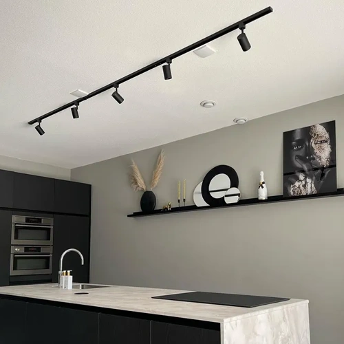 Trīsfāžu LED sliežu gaismeklis ar regulējamo gaismas leņķi 15-55°, 20/25/30W, CCT, 100Lm/W, IP20